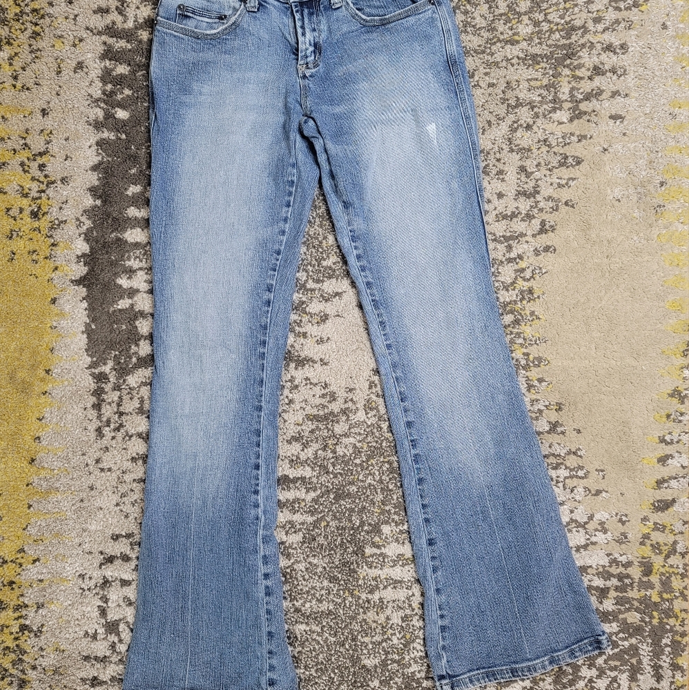 Junior's flair leg jeans